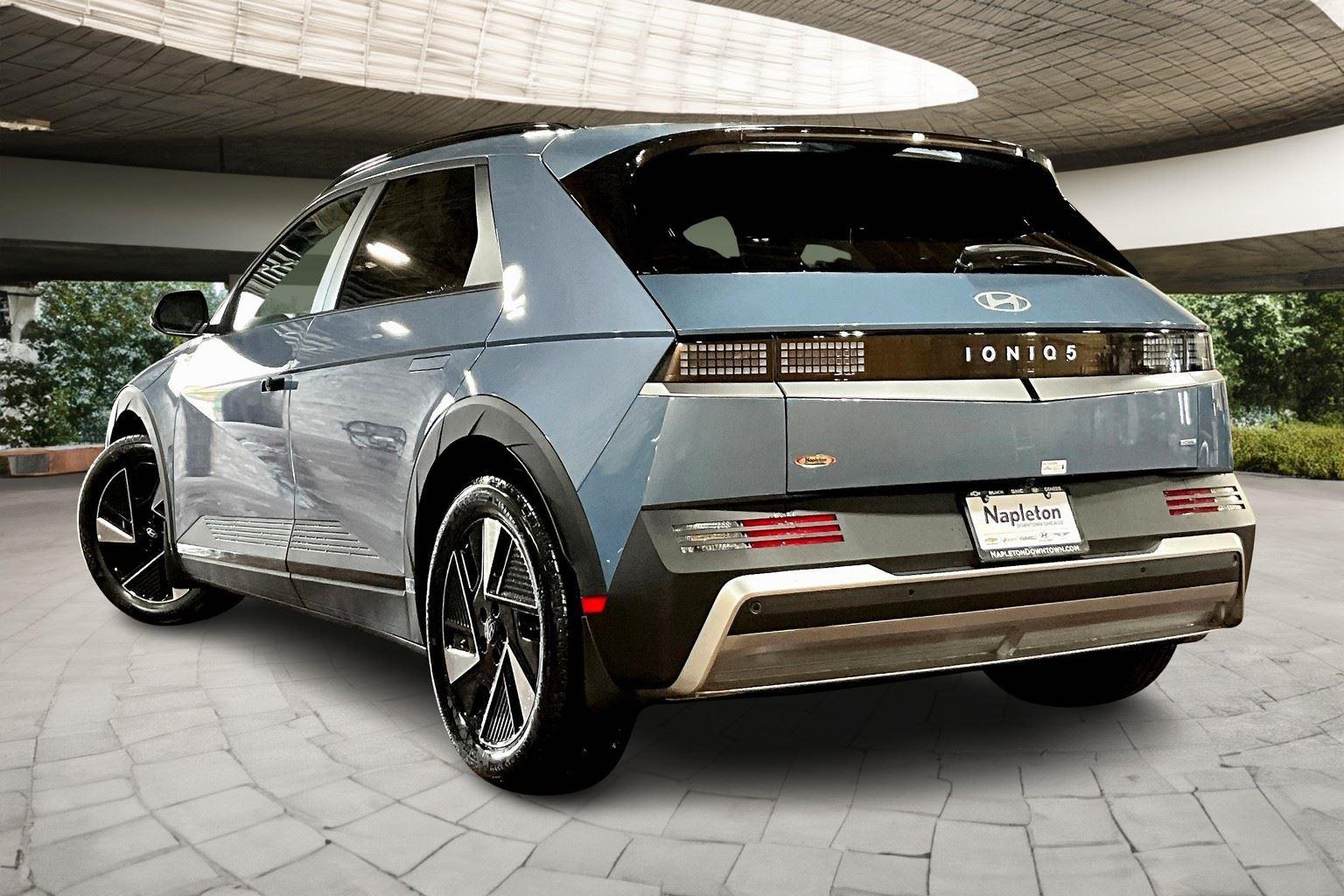 2025 Hyundai Ioniq 5 SEL photo 3