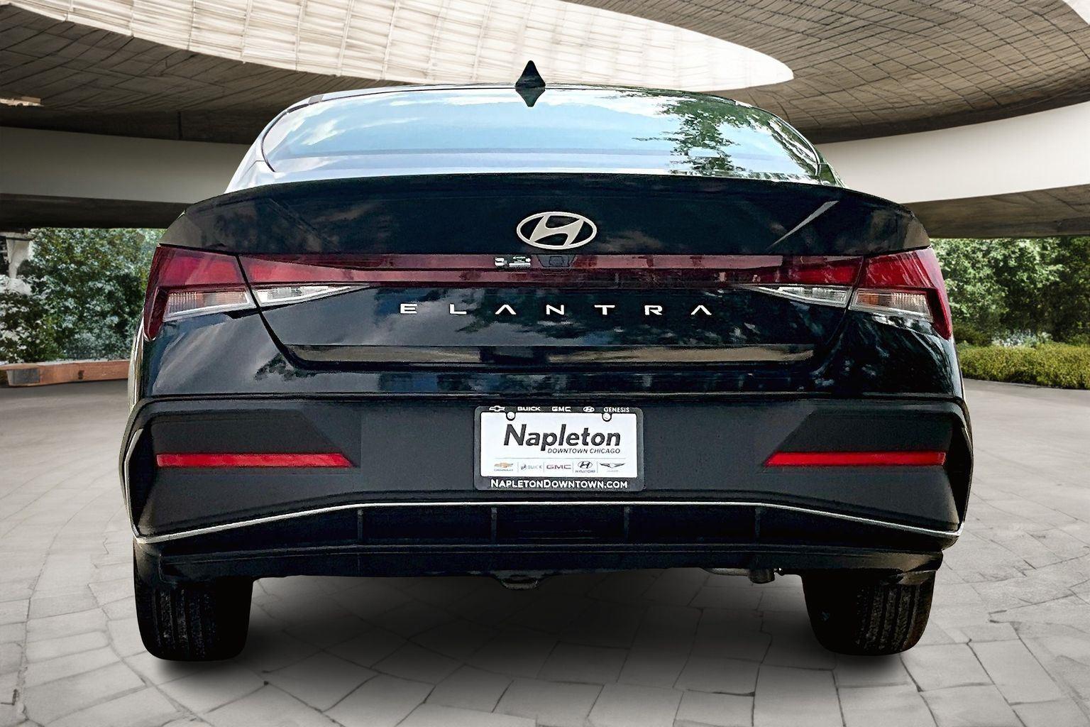 2025 Hyundai Elantra SEL Sport photo 4