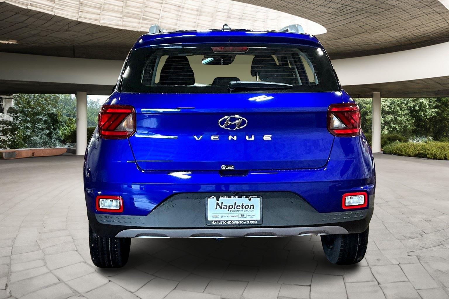 2025 Hyundai Venue SEL photo 7