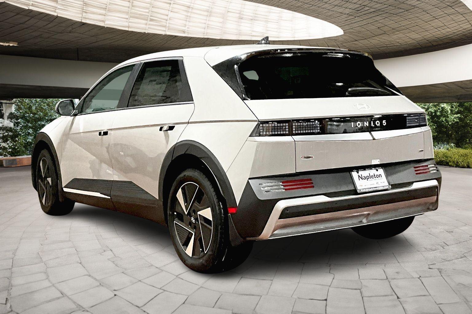 2026 Hyundai Tucson Hybrid SEL photo 3