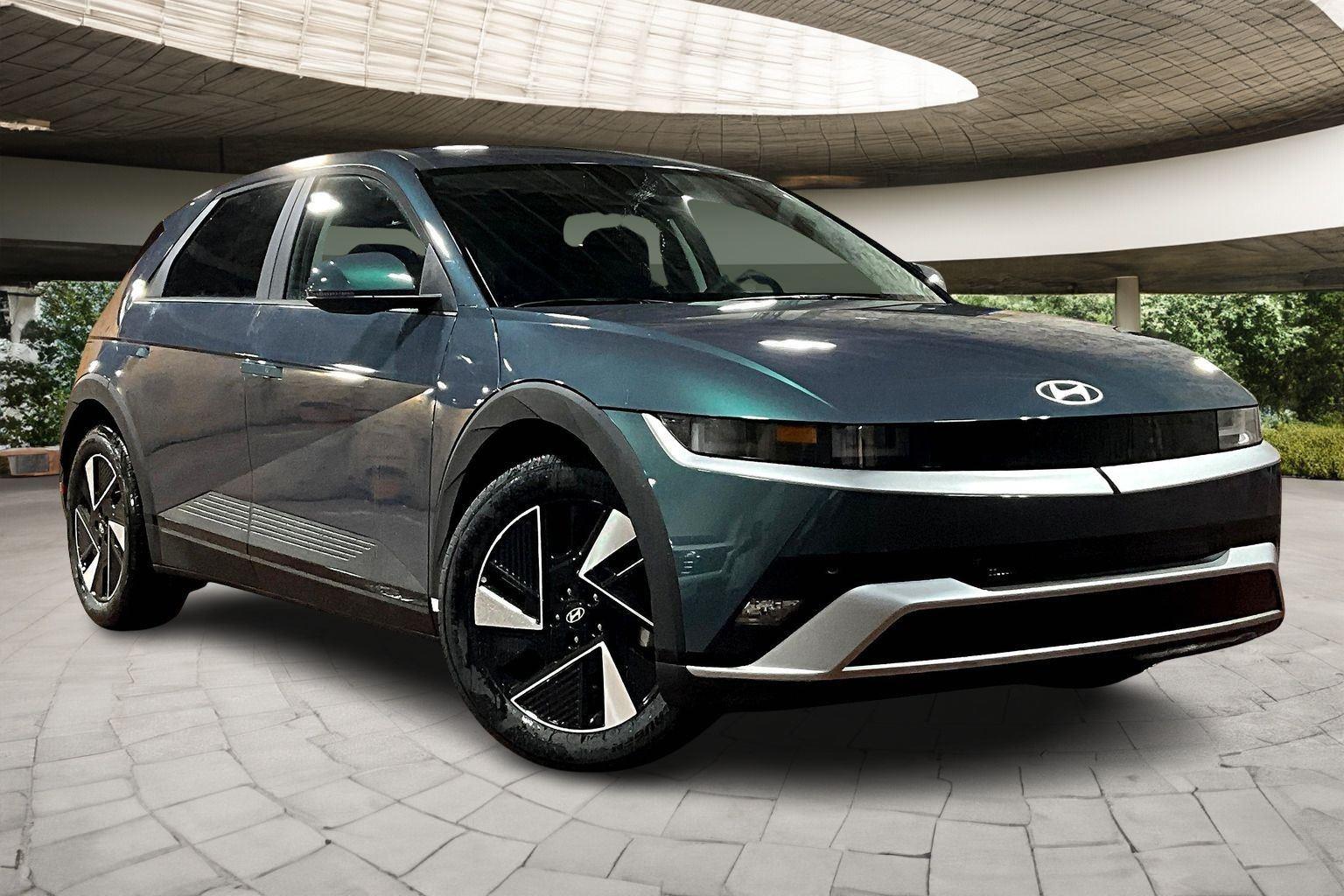 2026 Hyundai Ioniq 5 SEL photo 2