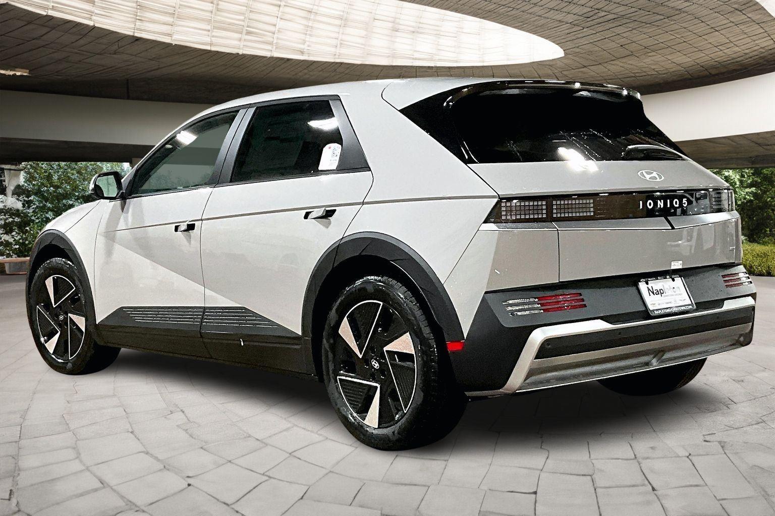 2026 Hyundai Ioniq 5 SEL photo 3