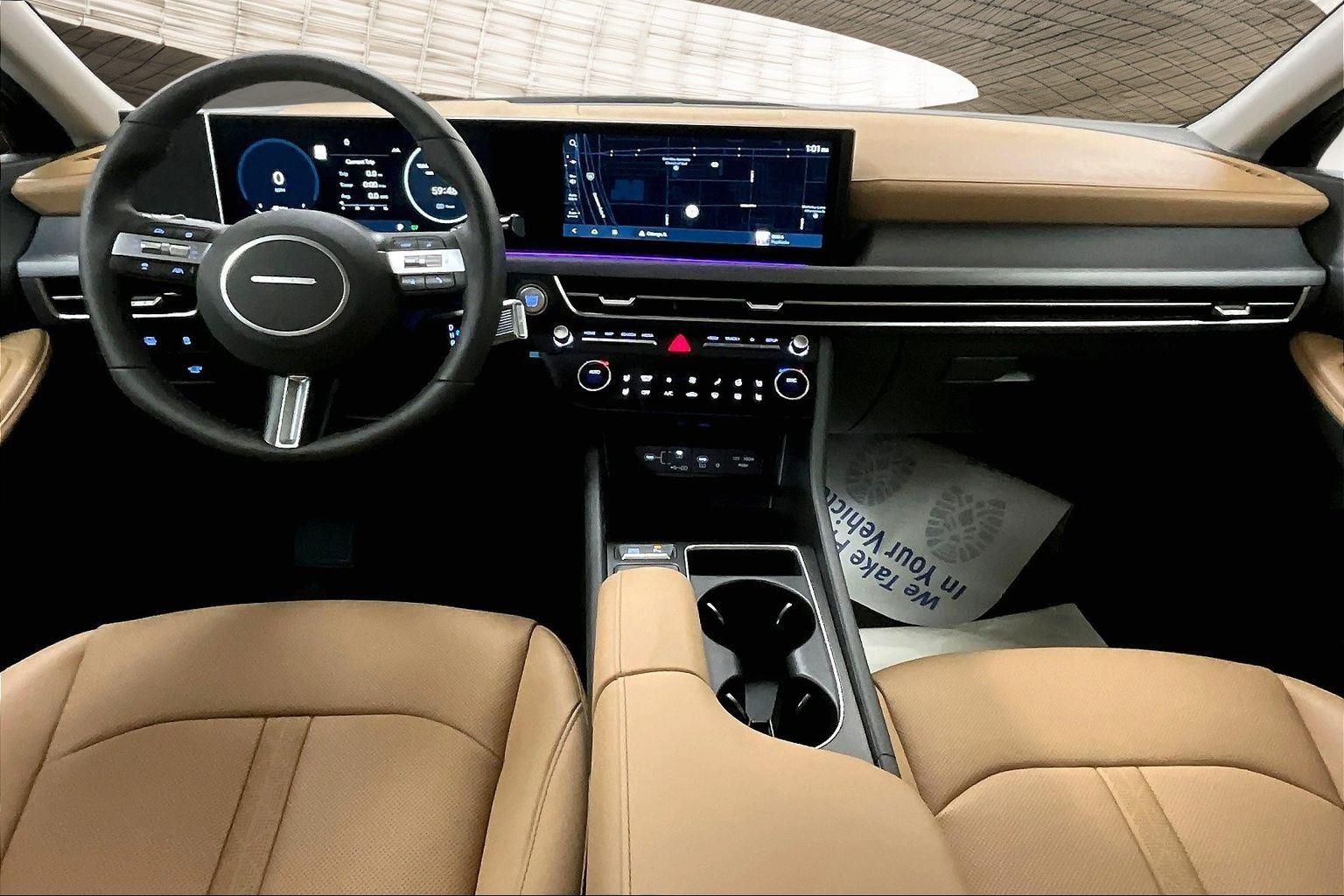 2025 Hyundai Sonata Hybrid Limited photo 3