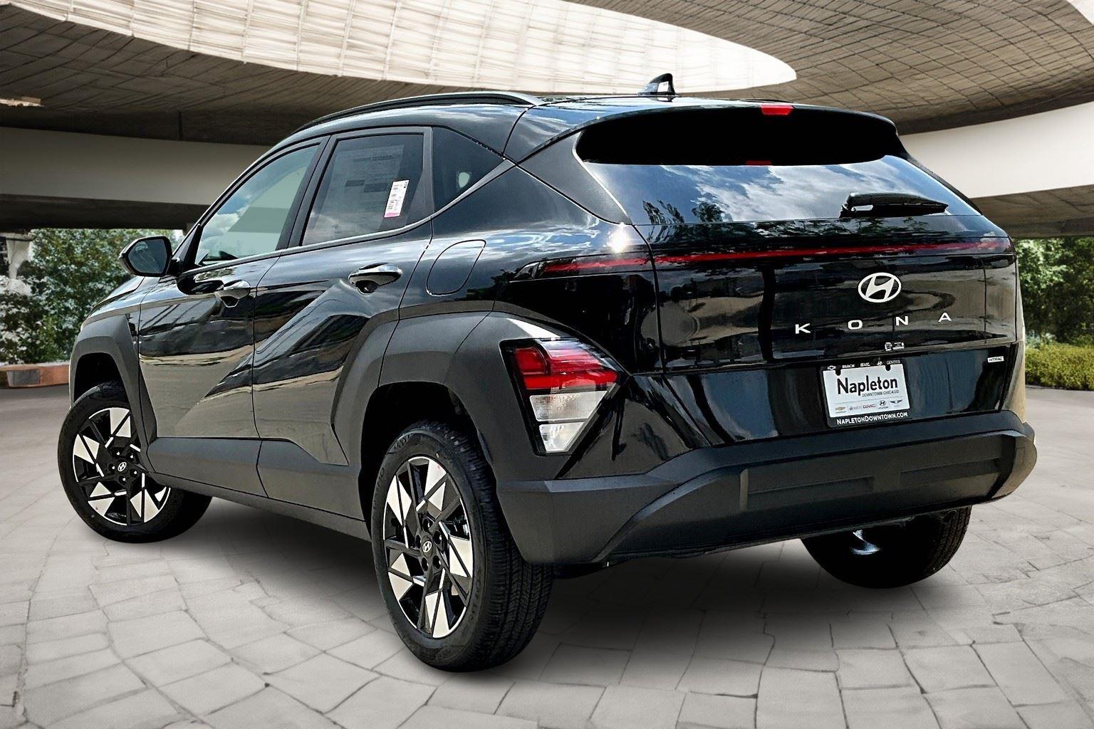 2025 Hyundai Kona SEL photo 3