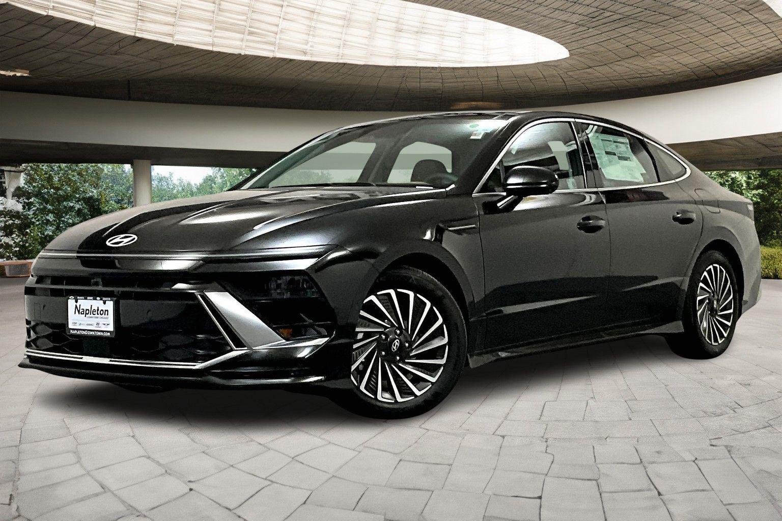 2025 Hyundai Sonata Hybrid Limited photo 2