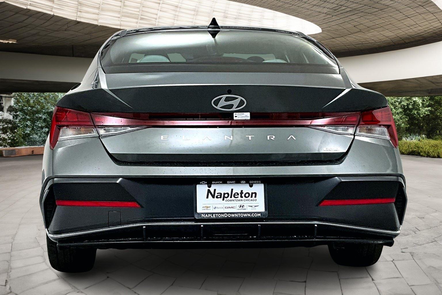 2025 Hyundai Elantra Hybrid Limited photo 4