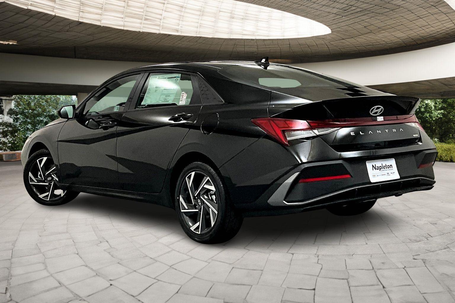 2025 Hyundai Elantra Hybrid SEL Sport photo 2
