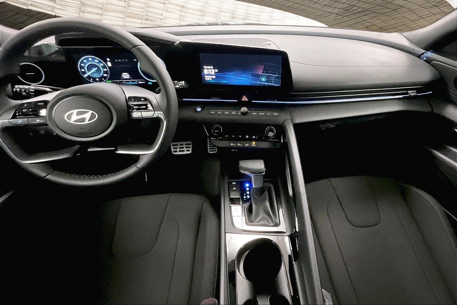 2025 Hyundai Elantra Hybrid SEL Sport photo 3