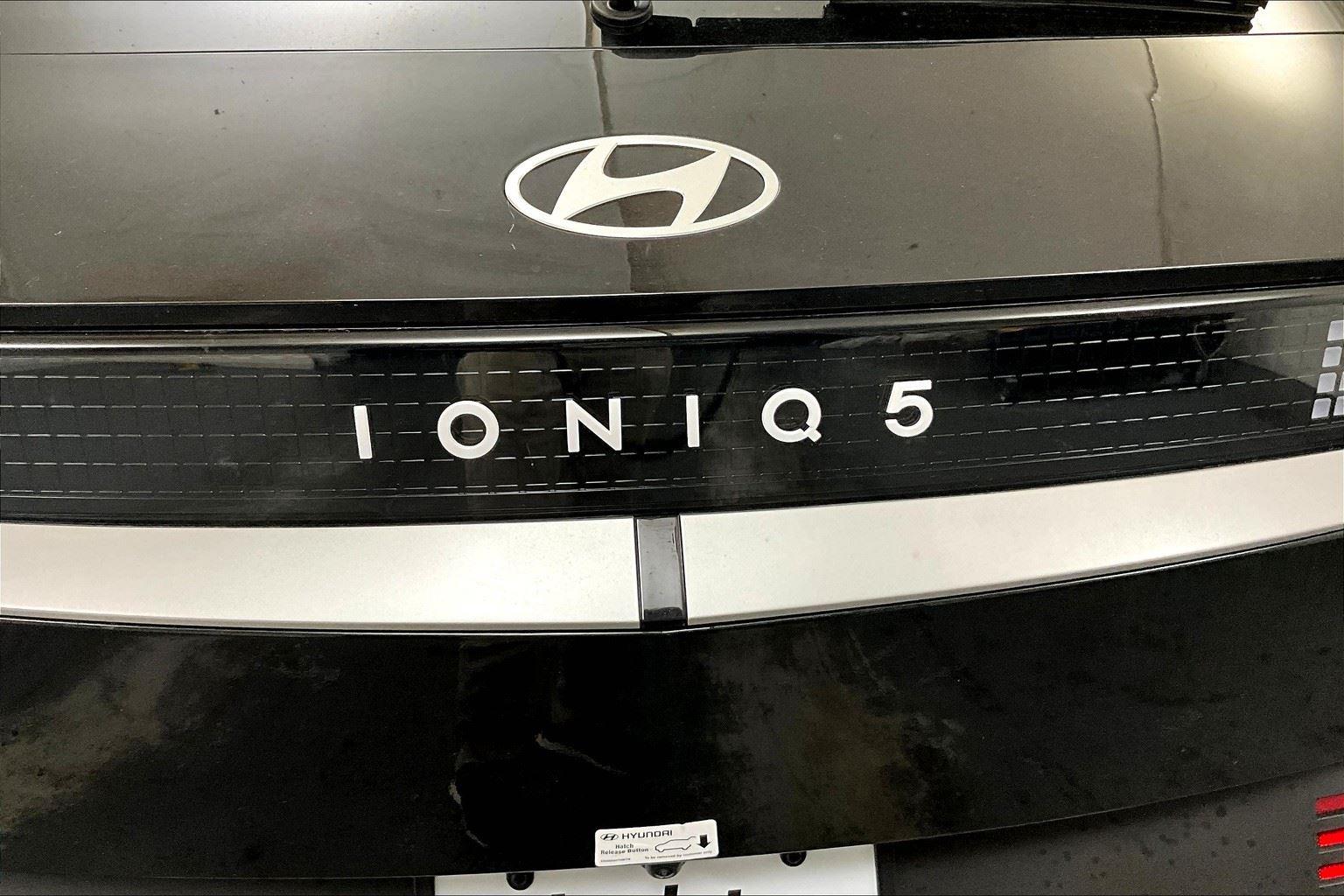 2025 Hyundai IONIQ 5 SE - Photo 8