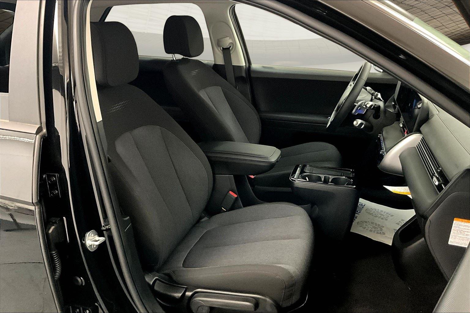 2025 Hyundai IONIQ 5 SE - Photo 10