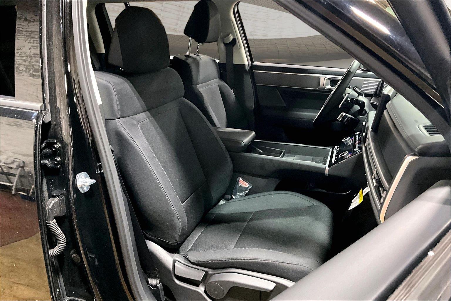 2026 Hyundai Santa Fe SE - Photo 12