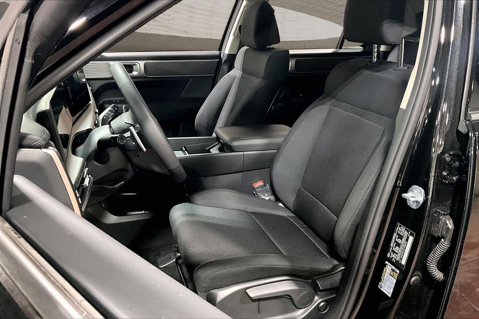 2026 Hyundai Santa Fe SE - Photo 28