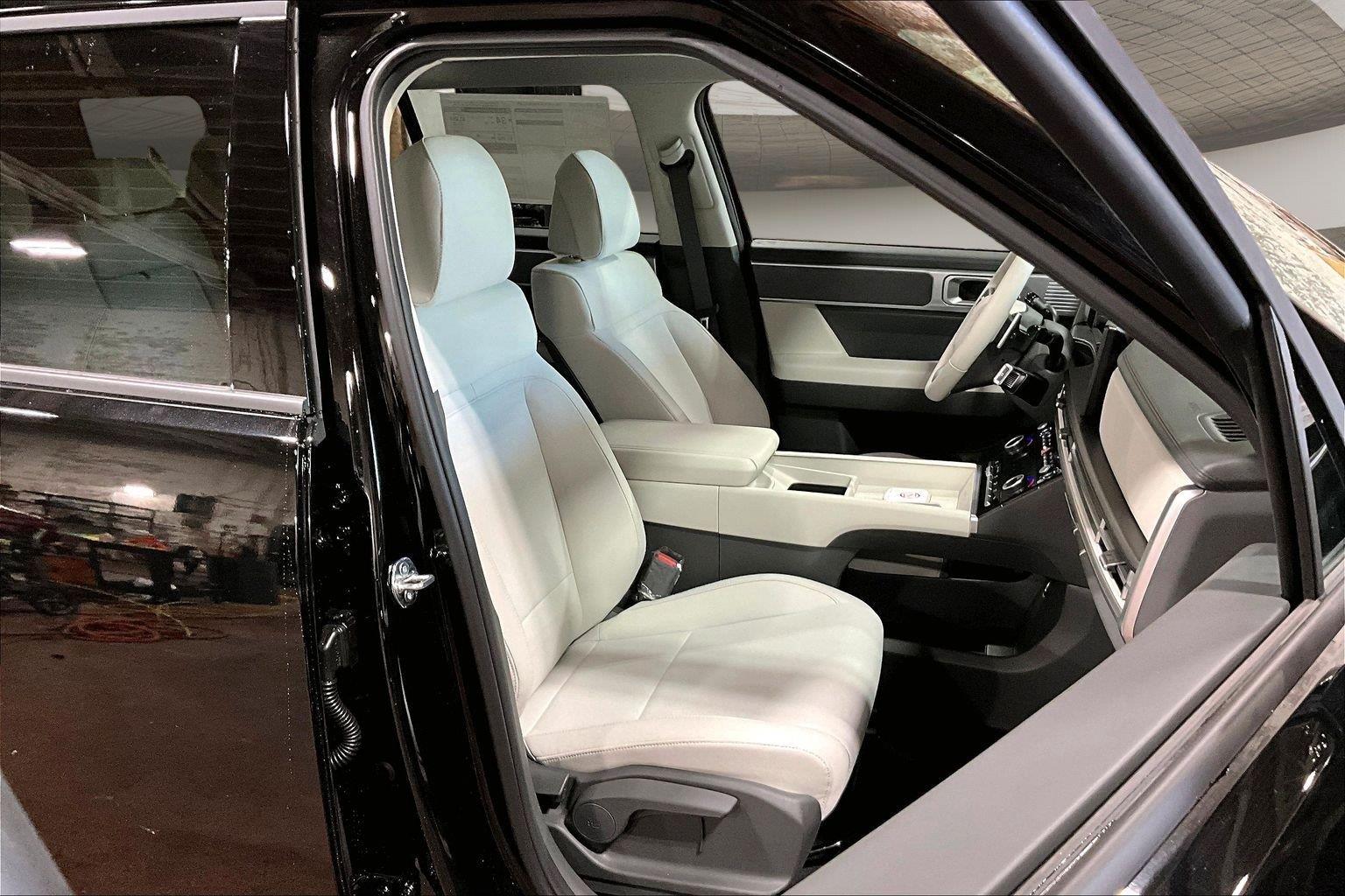2026 Hyundai Santa Fe SE - Photo 12