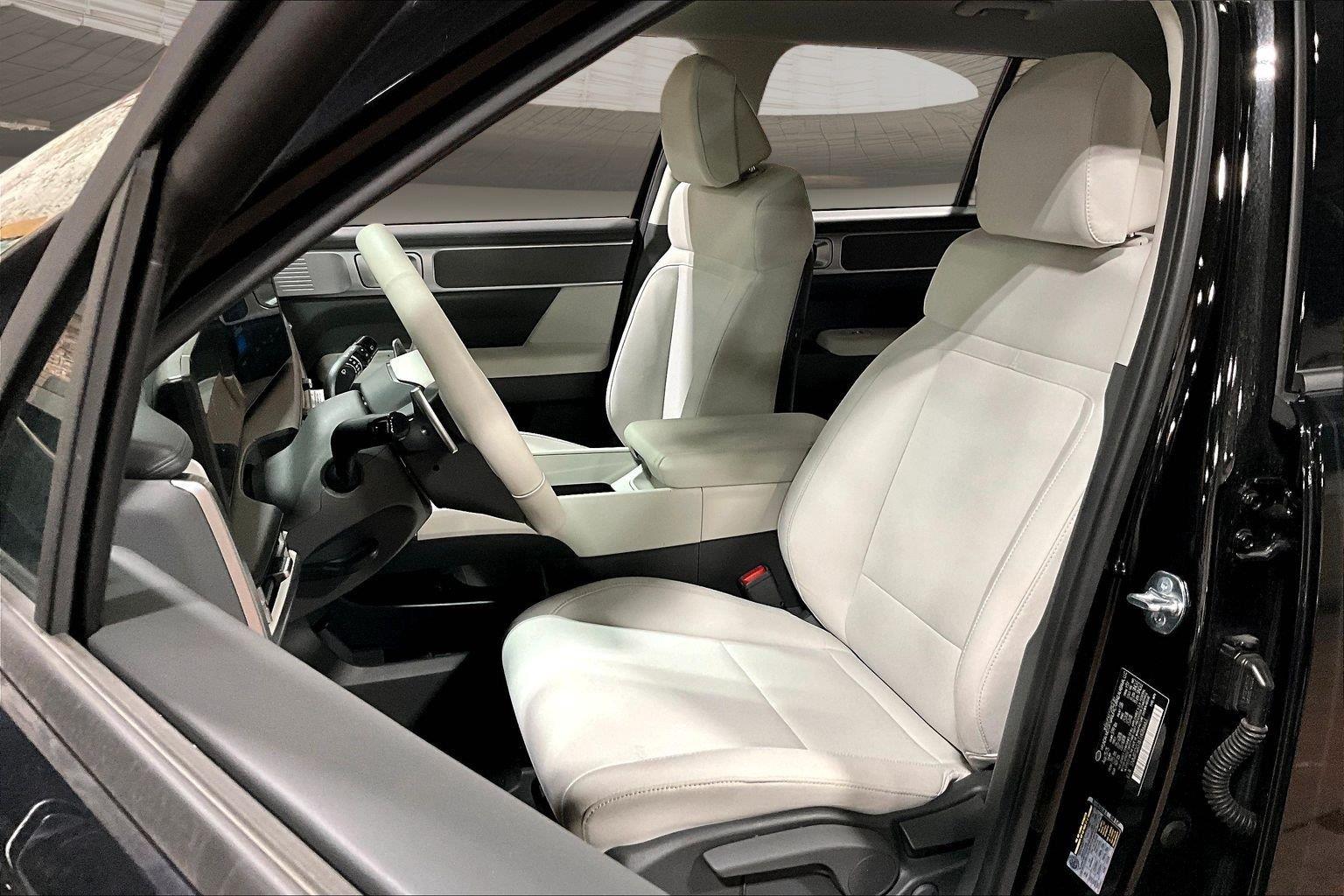 2026 Hyundai Santa Fe SE - Photo 28