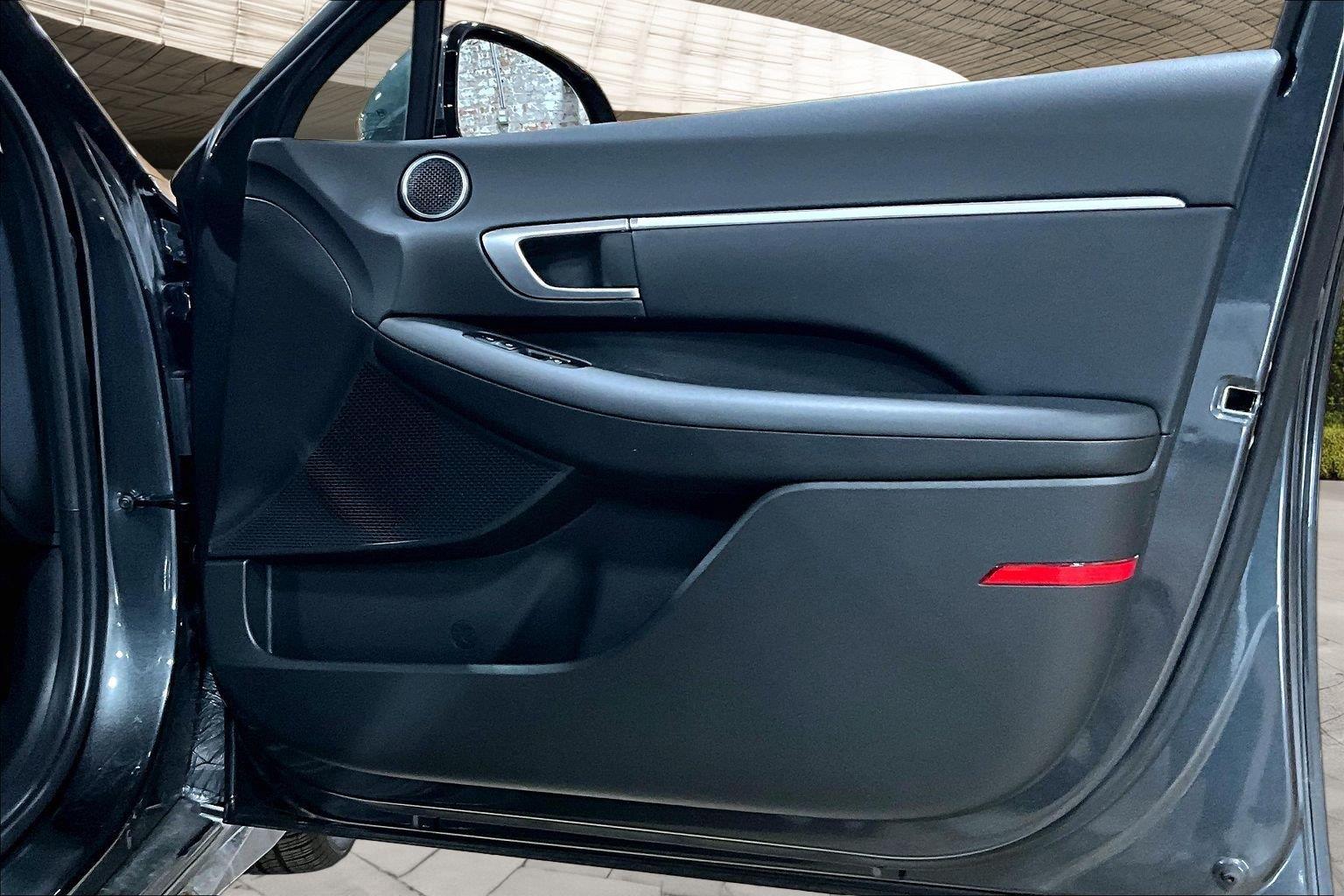 2026 Hyundai Sonata SEL - Photo 13