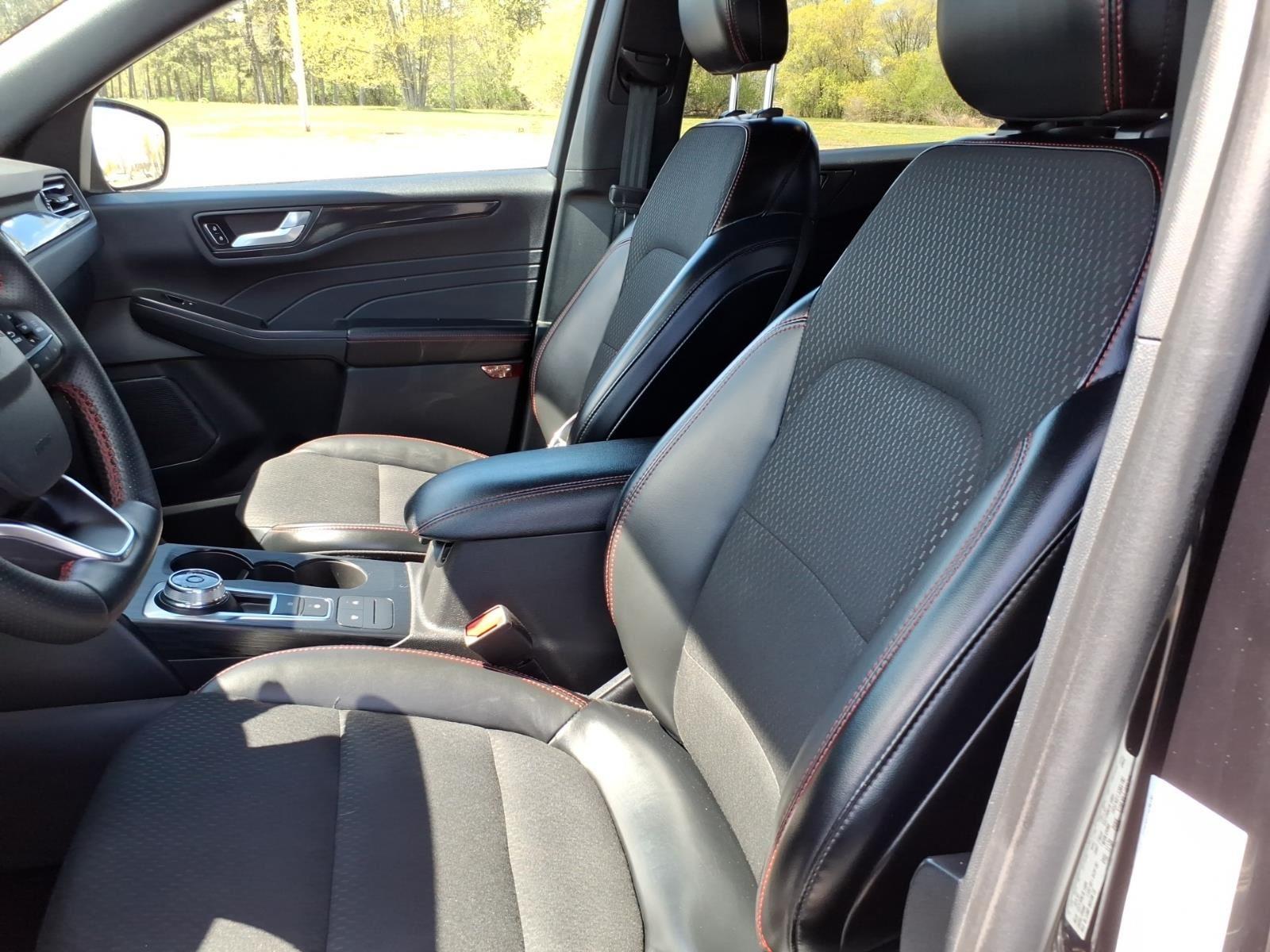 2025 Ford Escape ST-Line Select:6452