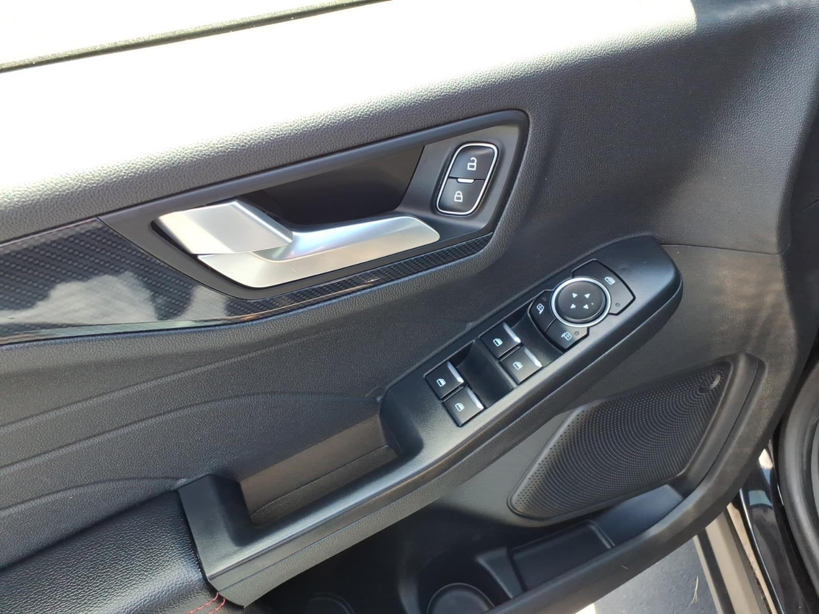 2025 Ford Escape ST-Line Select:6452