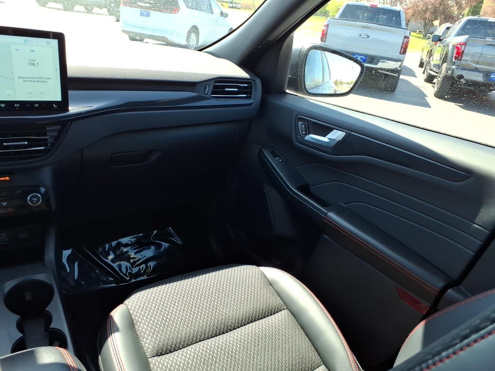 2024 Ford Escape ST-Line:94508A