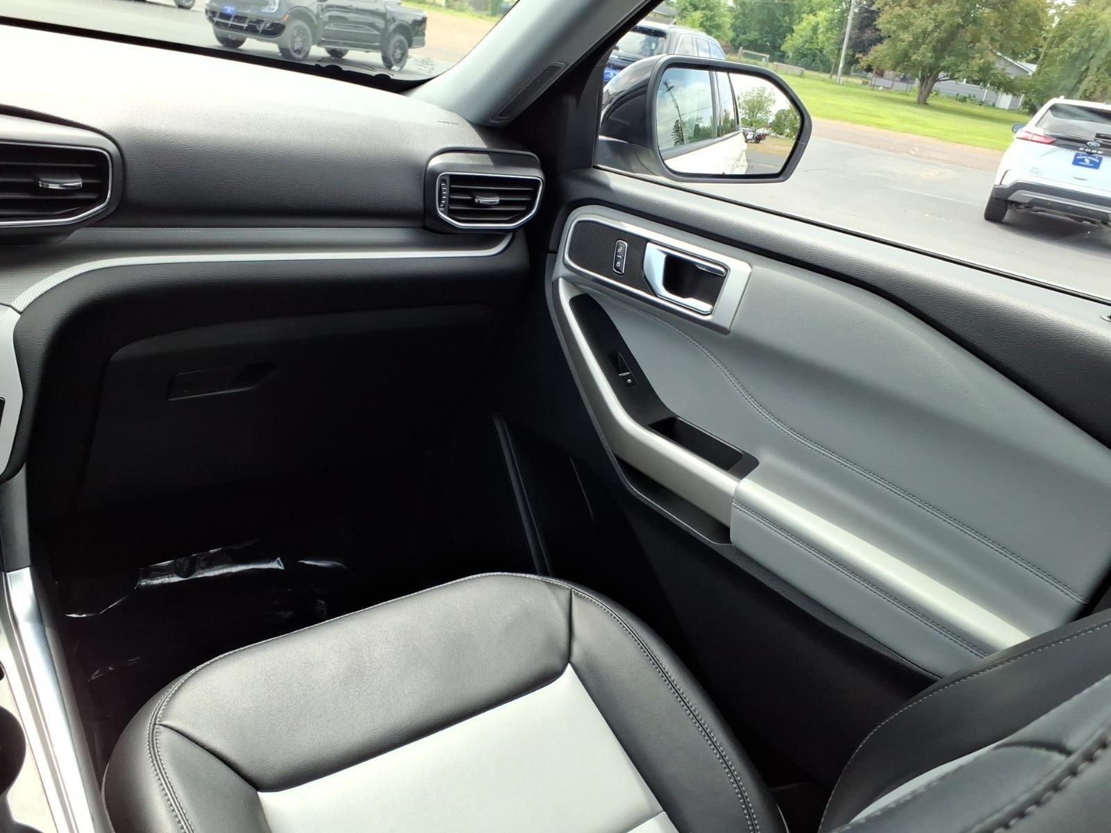 2023 Ford Explorer XLT:6467