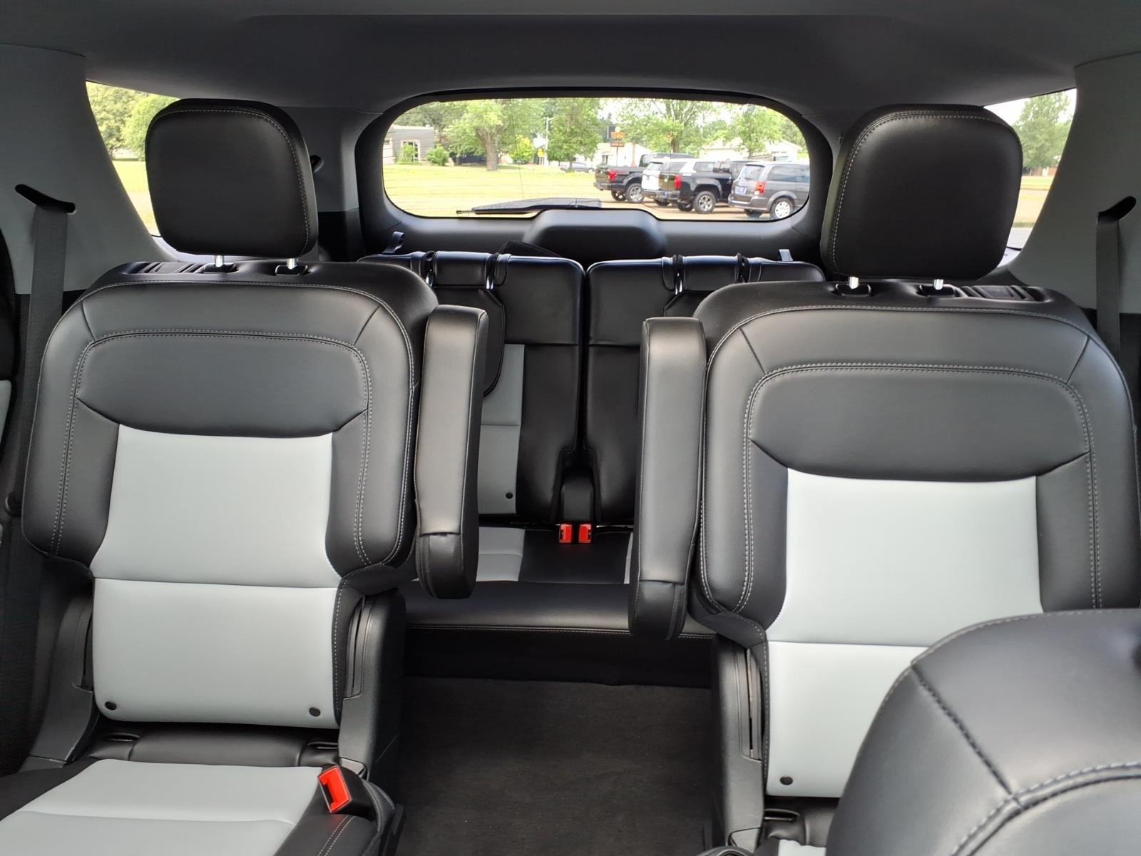 2023 Ford Explorer XLT:6467