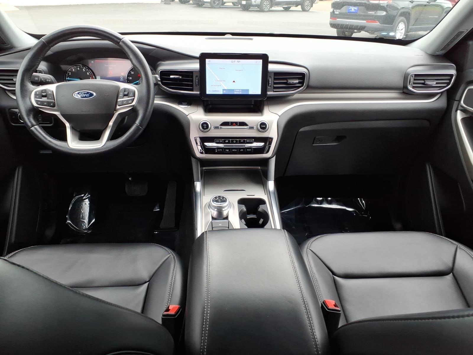 2022 Ford Explorer XLT:6466
