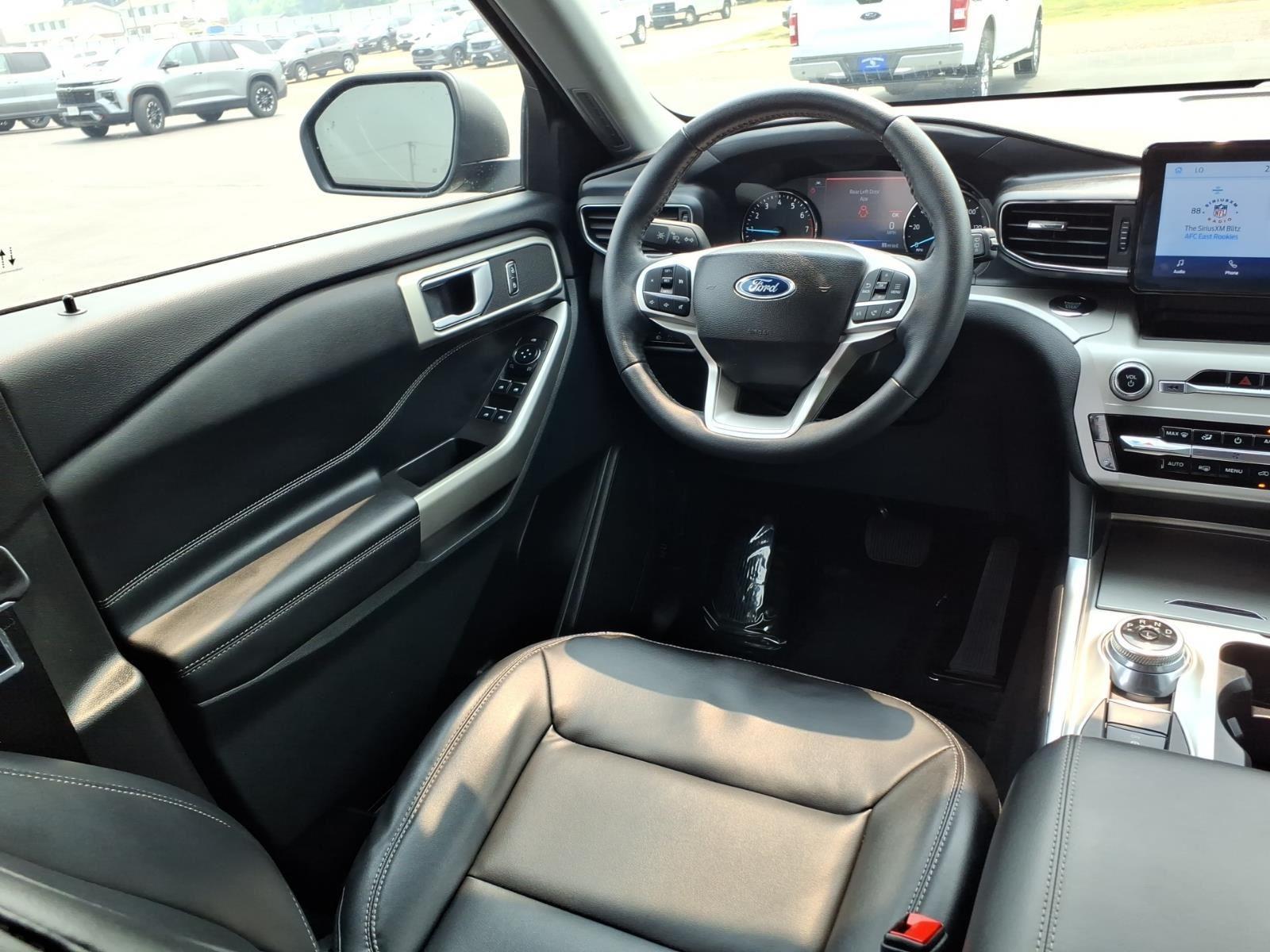 2023 Ford Explorer XLT:6490