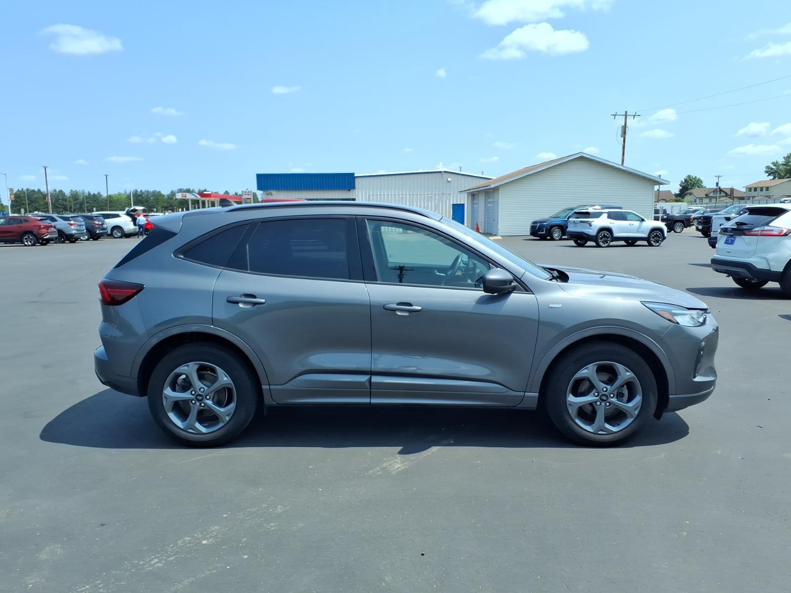 2023 Ford Escape ST-Line Select:6497