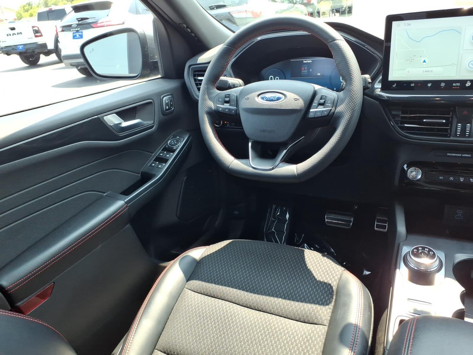 2023 Ford Escape ST-Line Select:6497