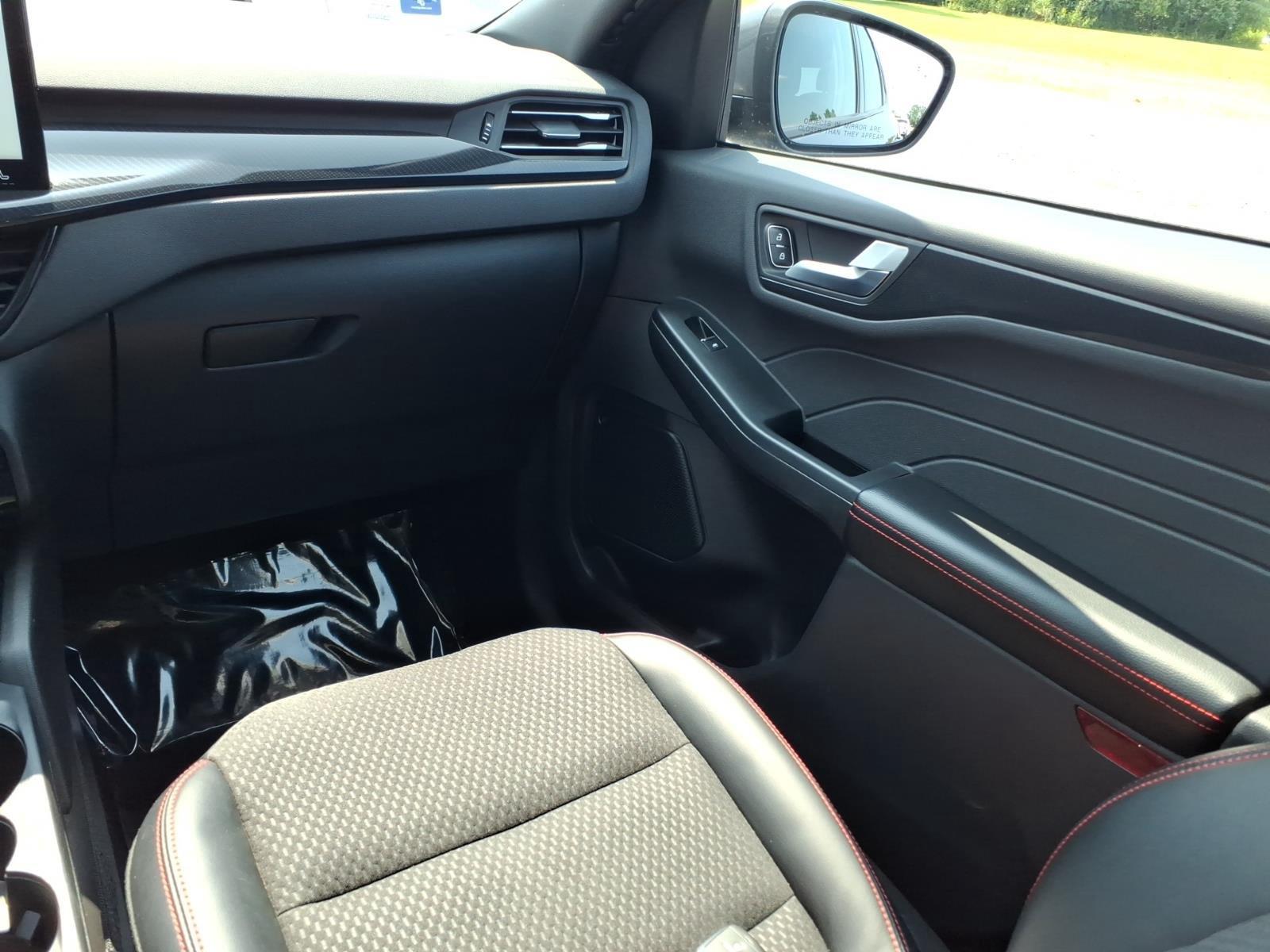 2023 Ford Escape ST-Line Select:6497