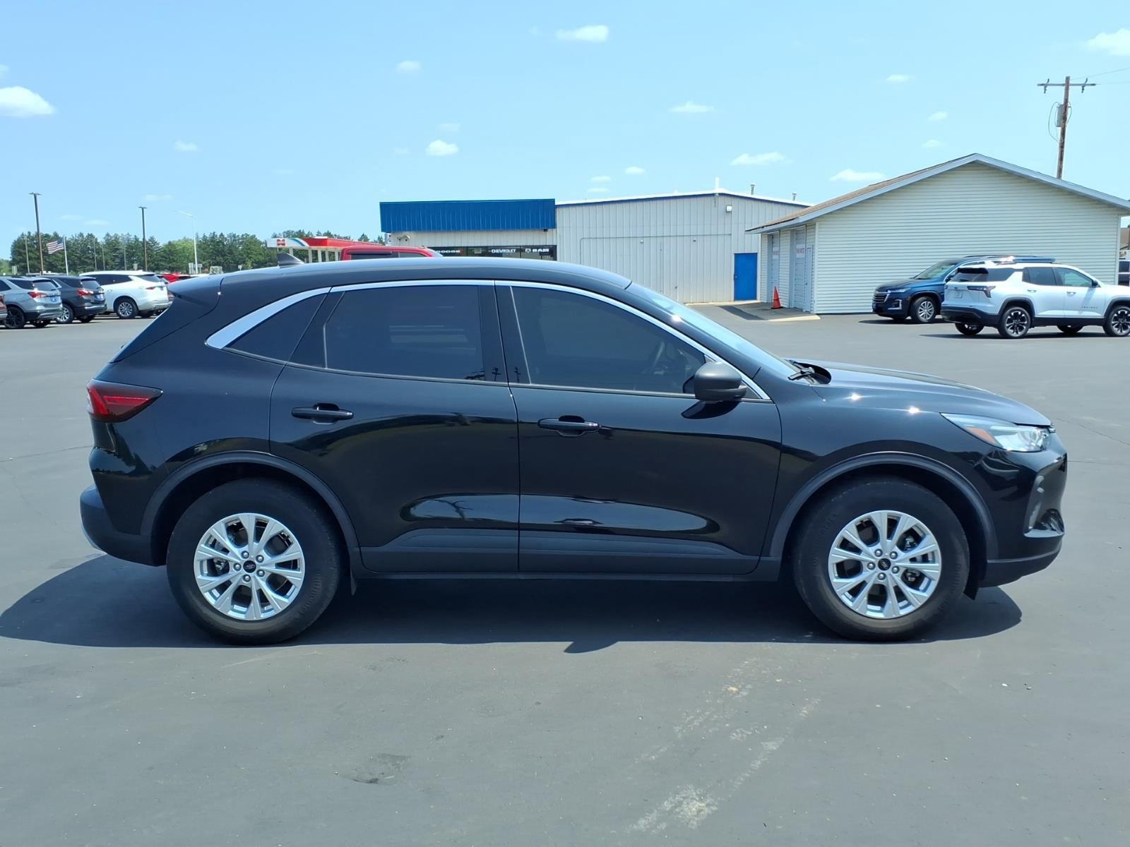 2023 Ford Escape Active:6484