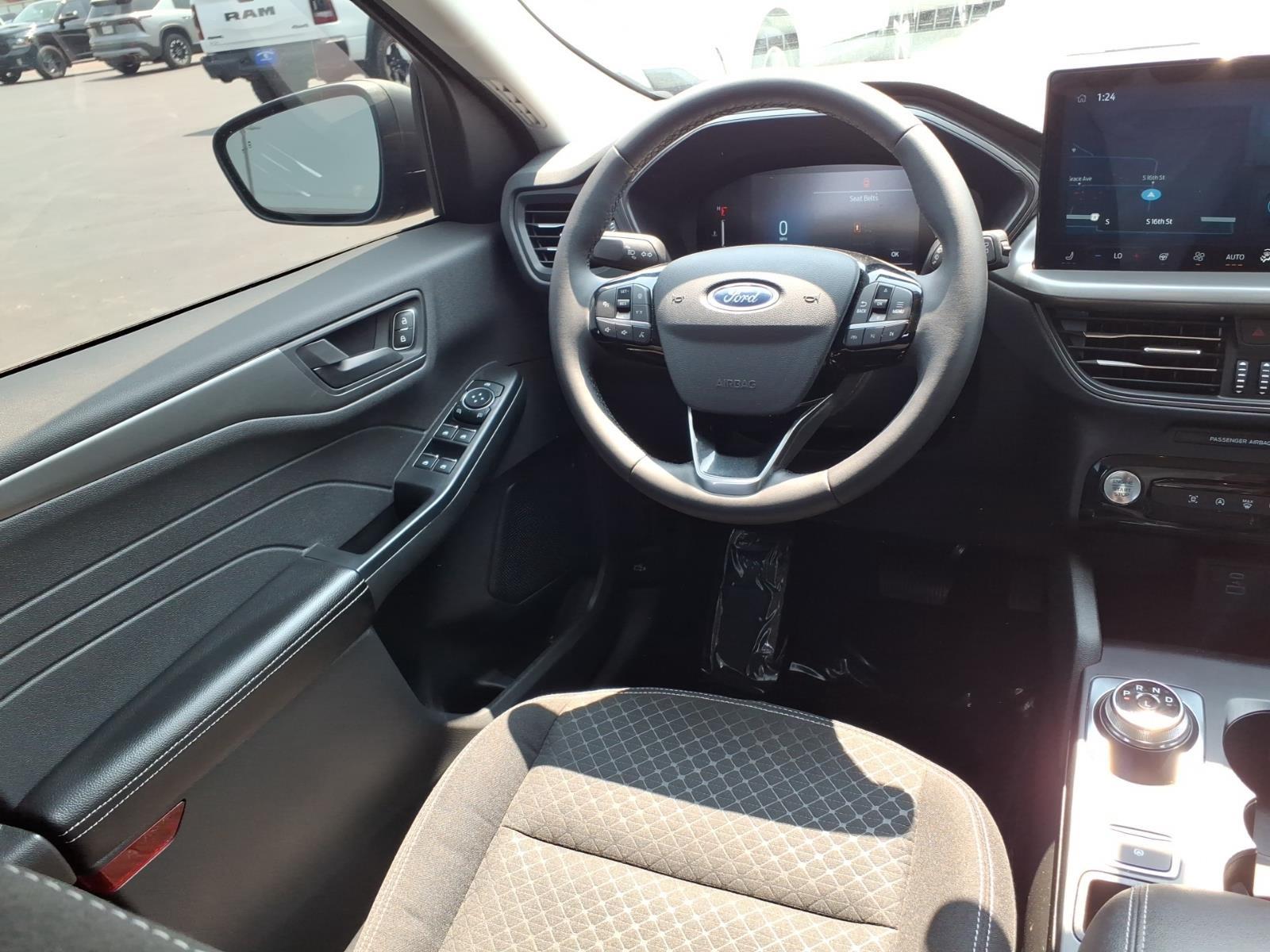 2023 Ford Escape Active:6484