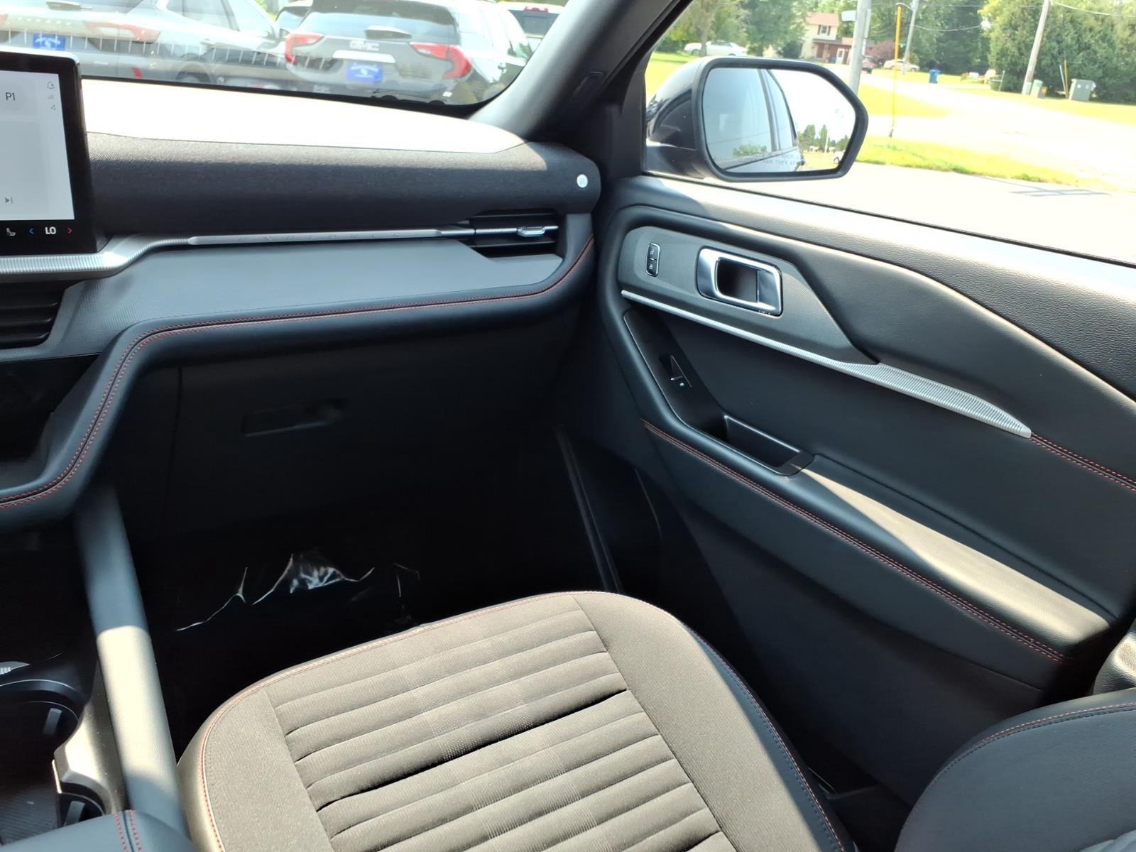 2025 Ford Explorer ST-Line:6489