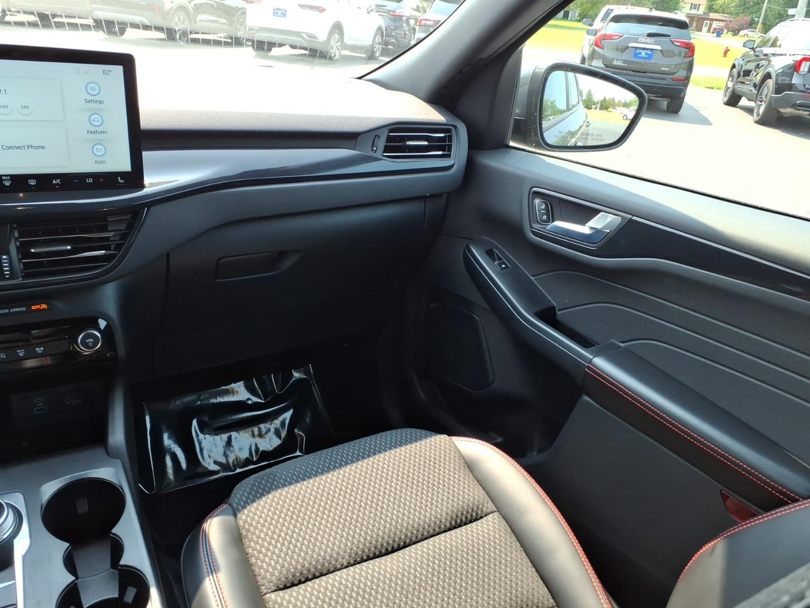 2023 Ford Escape ST-Line Select:6496