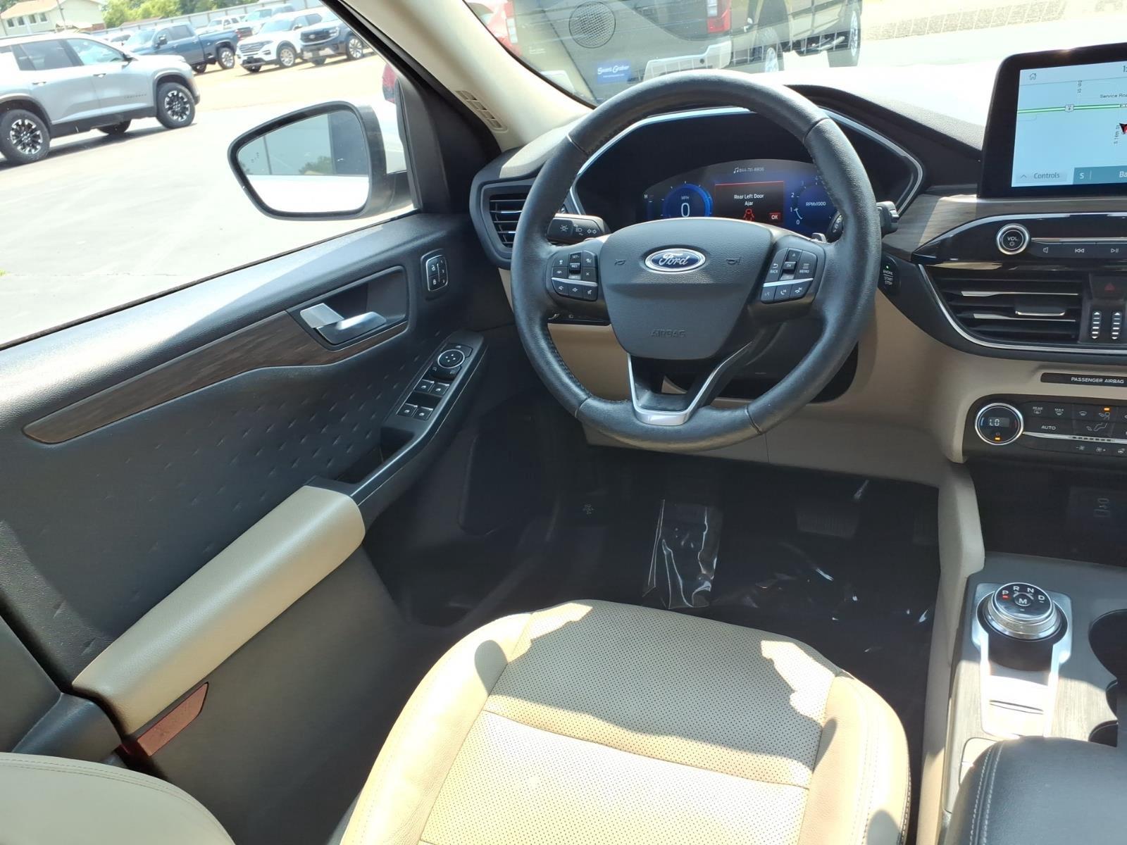 2020 Ford Escape Titanium:6503A