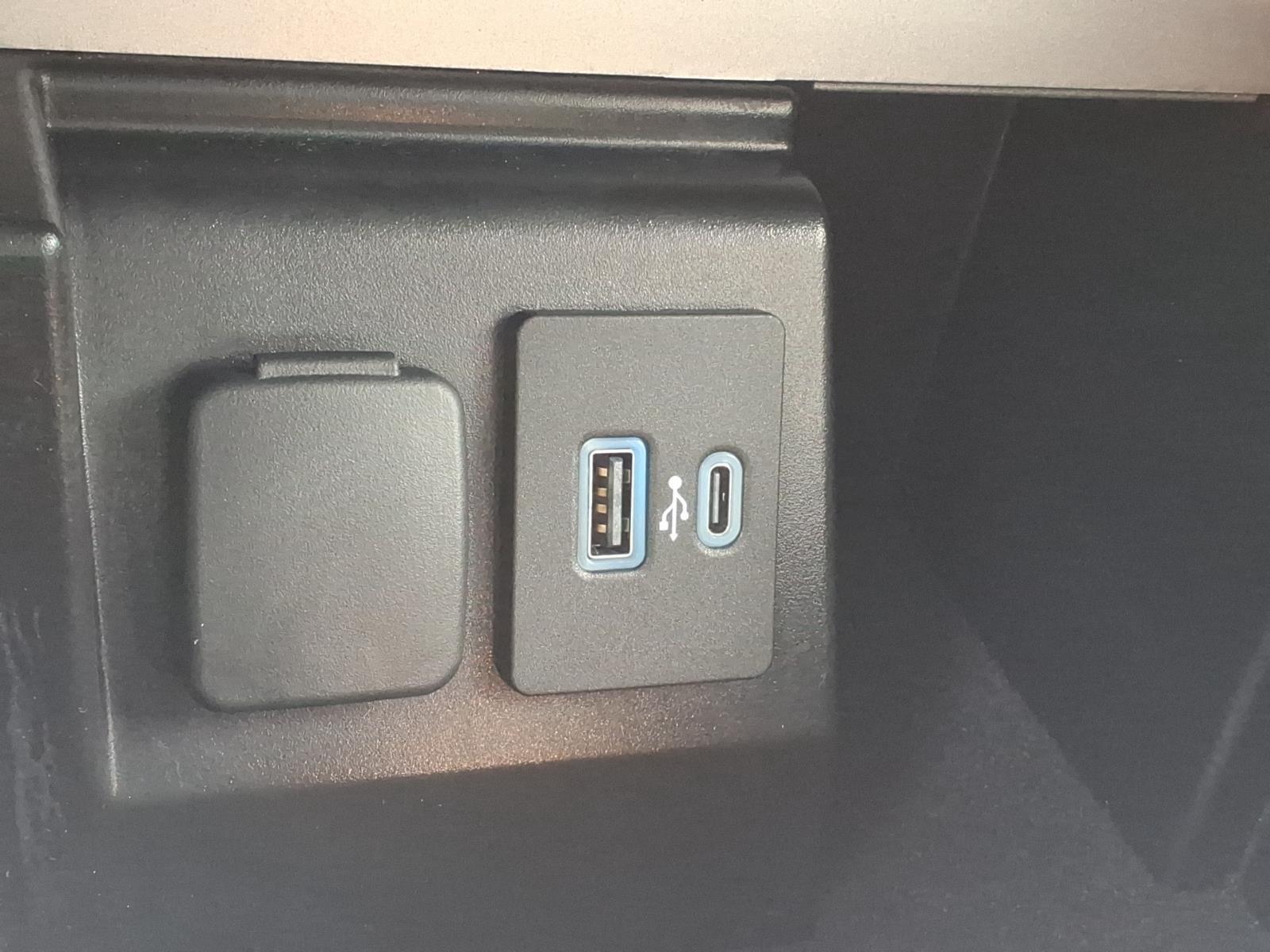 2023 Ford Explorer XLT:6506