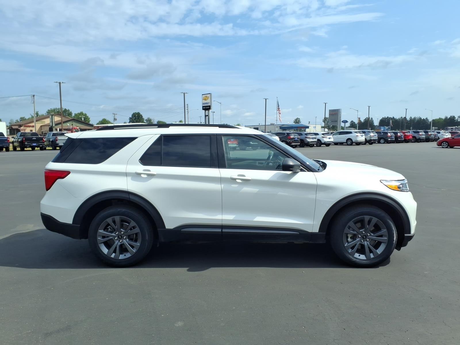 2023 Ford Explorer XLT:6506