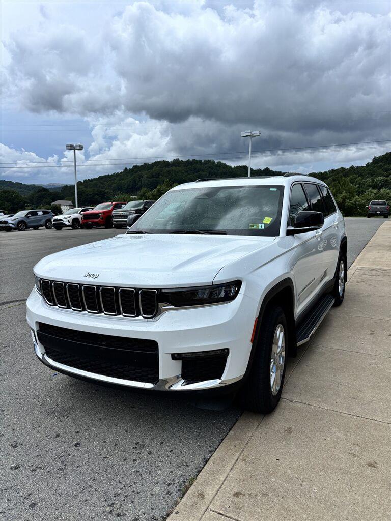 Bright White Clearcoat 2024 Jeep Grand Cherokee L SUV / Crossover Four-Wheel Drive 8-Speed Automatic