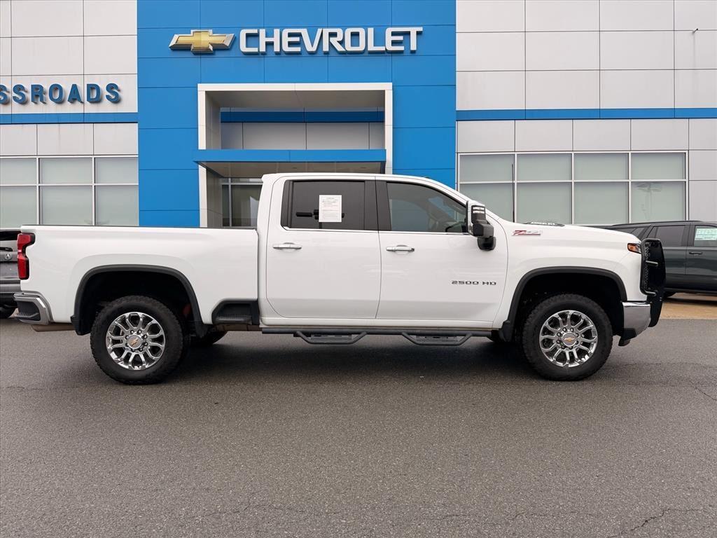 Used 2024 Summit White Chevrolet LTZ image 6