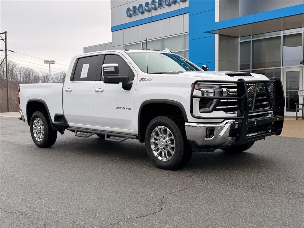 Used 2024 Summit White Chevrolet LTZ image 7