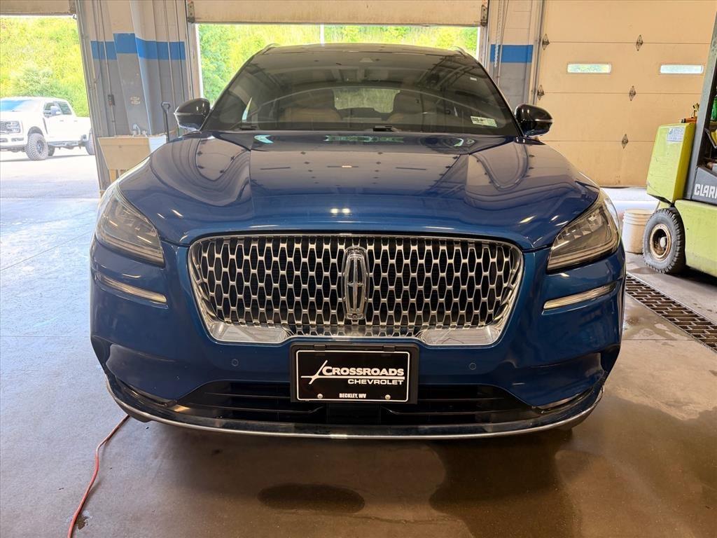 Used 2020 Artisan Blue Lincoln Reserve image 2