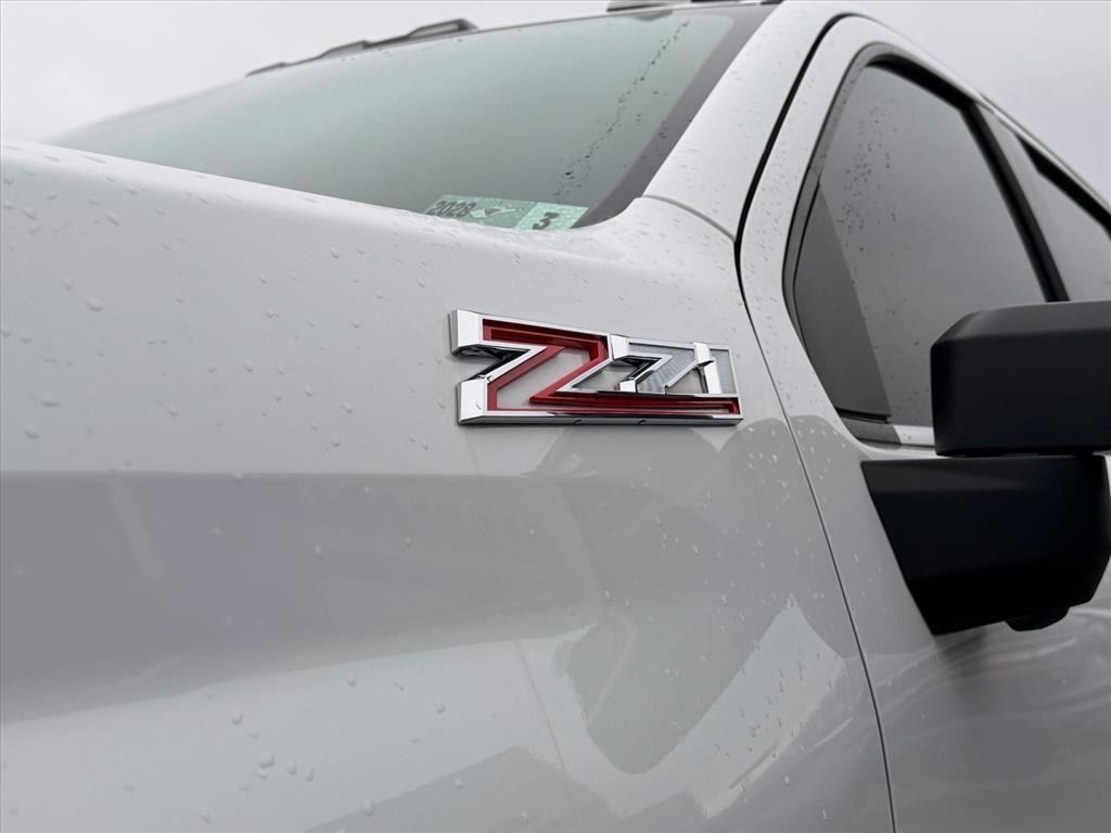 Used 2024 Summit White Chevrolet LTZ image 22