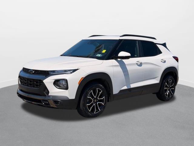 White (Iridescent Pearl Tricoat) 2023 Chevrolet Trailblazer SUV / Crossover Front-Wheel Drive Continuously Variable Transmission