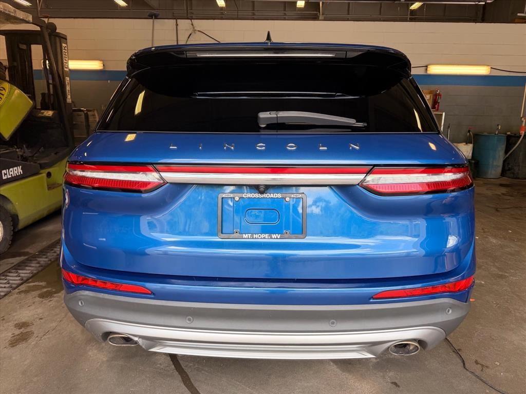 Used 2020 Artisan Blue Lincoln Reserve image 6