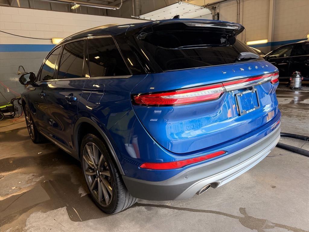 Used 2020 Artisan Blue Lincoln Reserve image 7