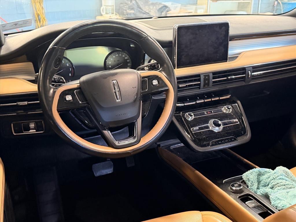 Used 2020 Artisan Blue Lincoln Reserve image 8