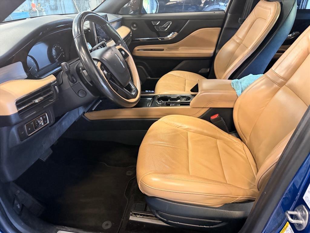 Used 2020 Artisan Blue Lincoln Reserve image 9