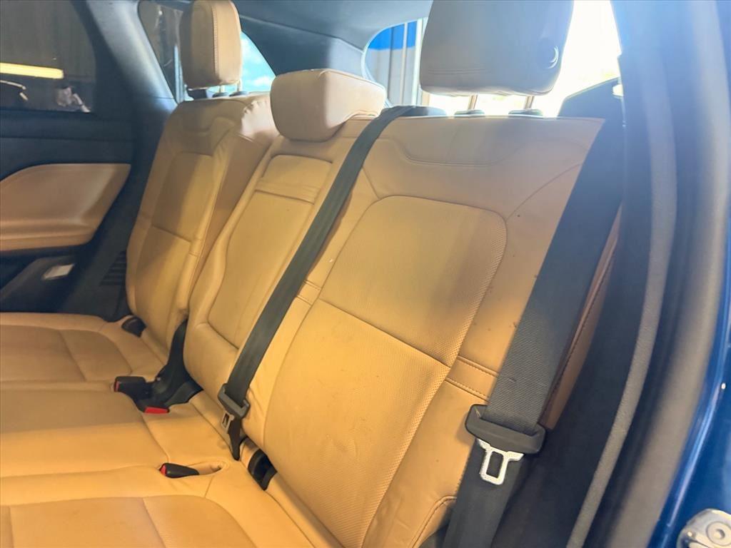 Used 2020 Artisan Blue Lincoln Reserve image 11