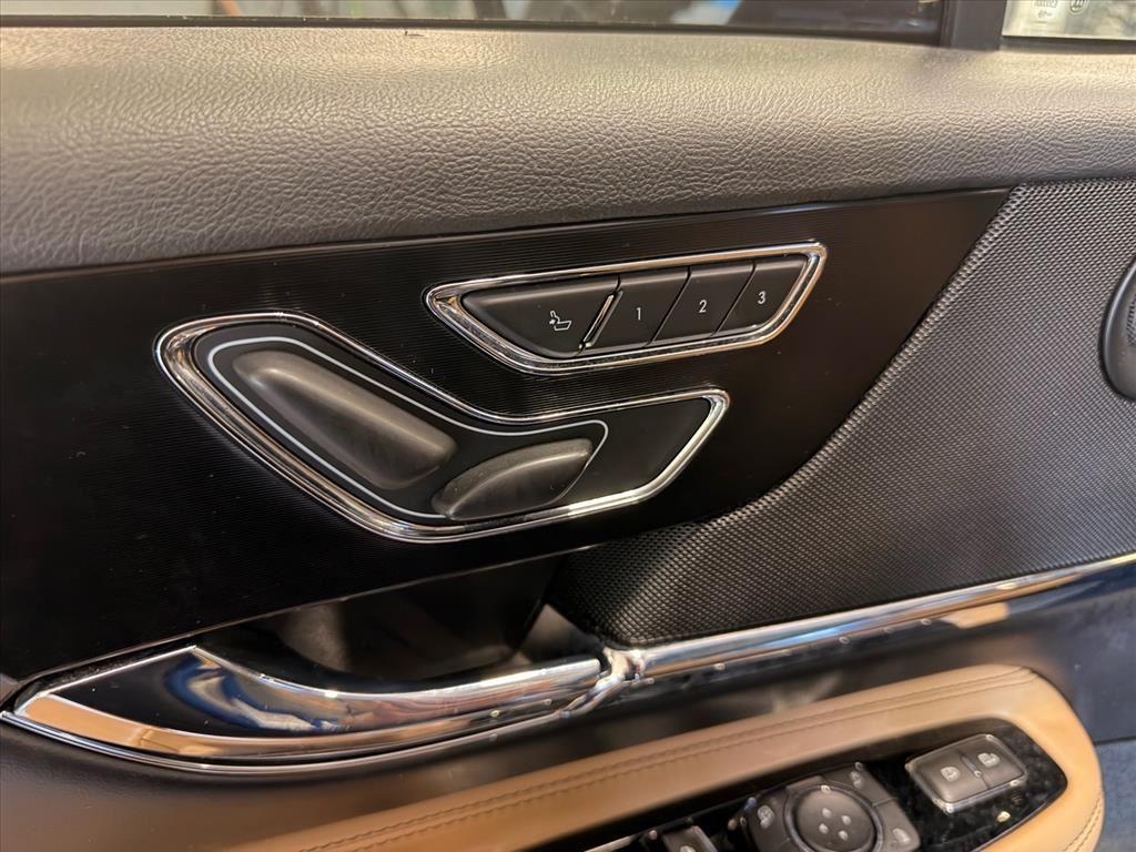 Used 2020 Artisan Blue Lincoln Reserve image 12
