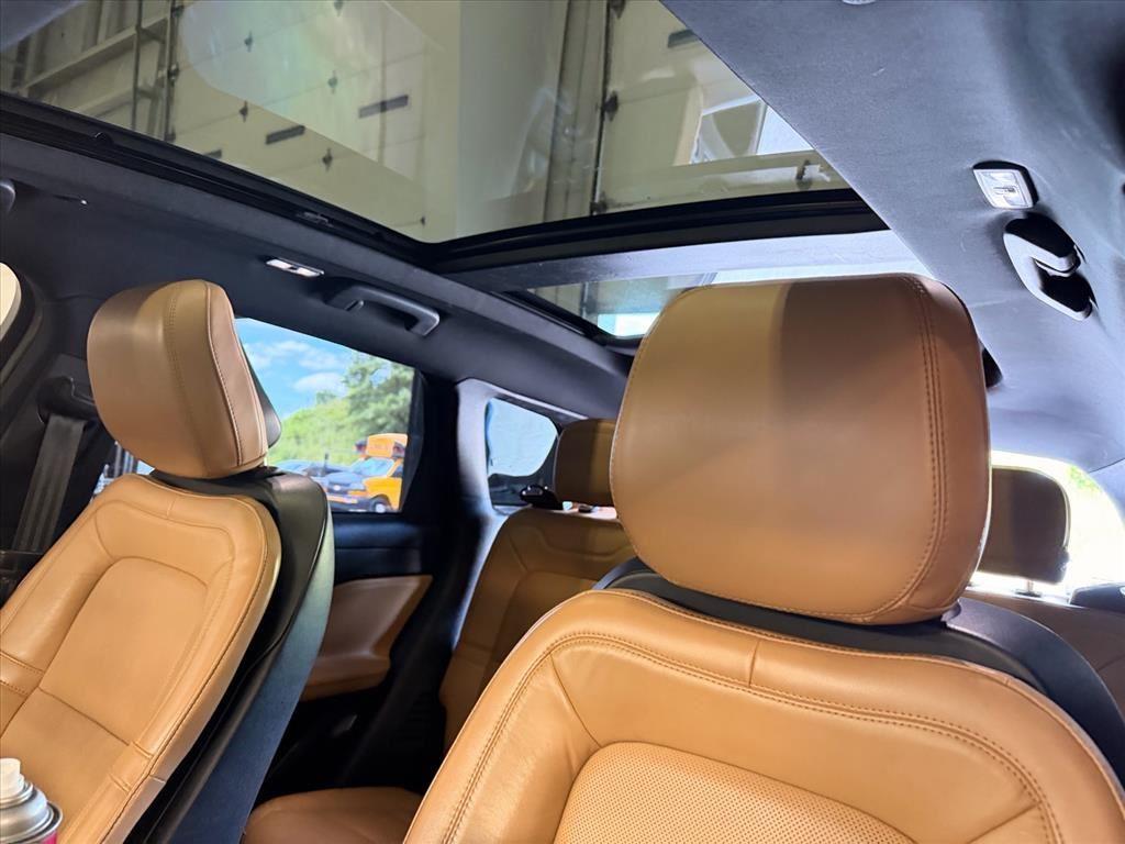 Used 2020 Artisan Blue Lincoln Reserve image 14