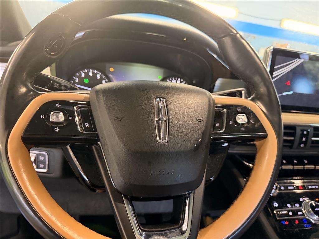 Used 2020 Artisan Blue Lincoln Reserve image 16